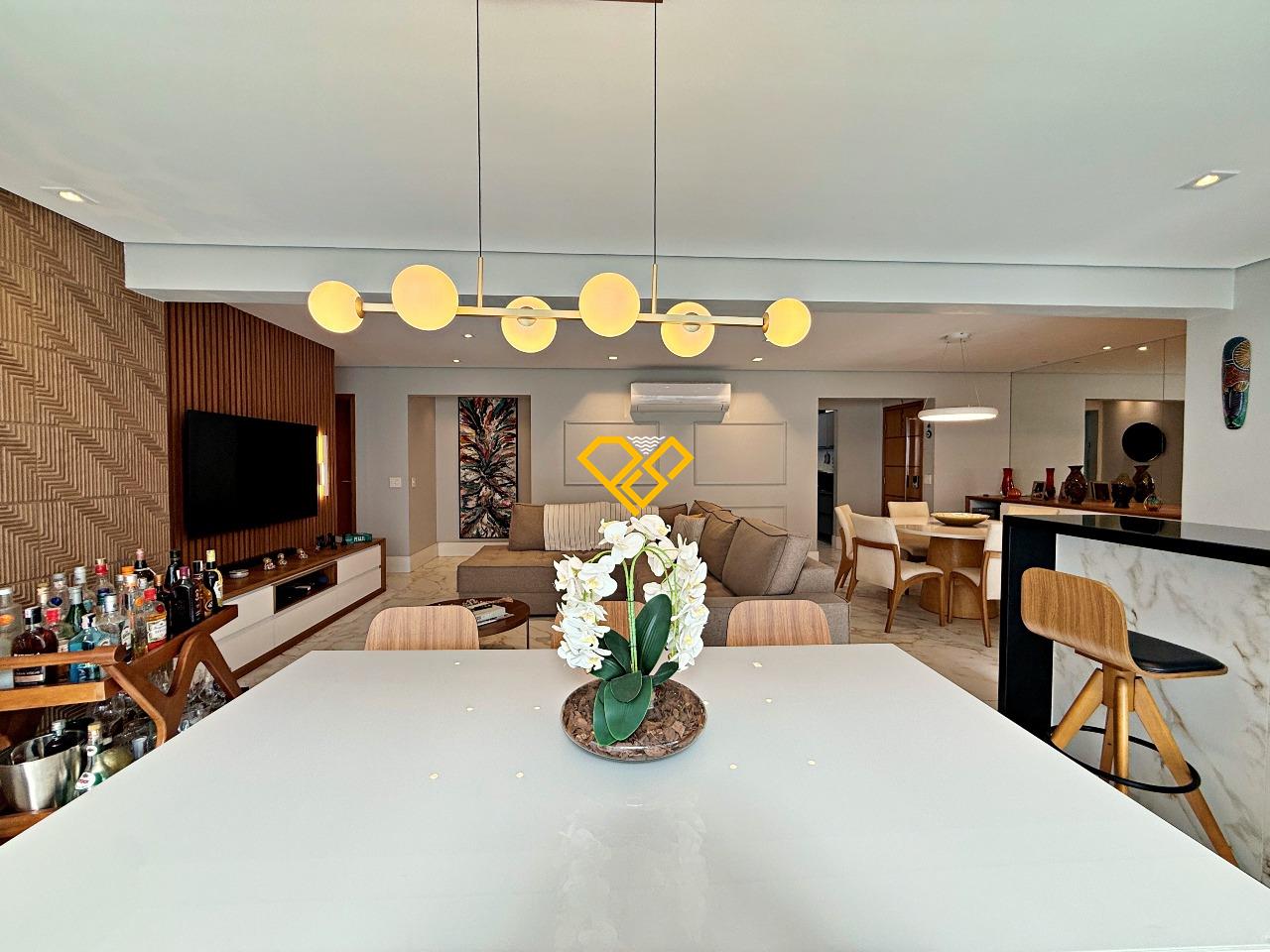 Apartamento à venda no Ponta da Praia: Sala