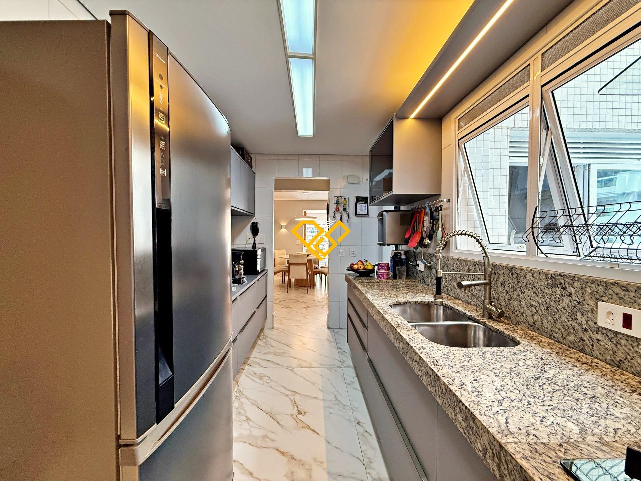 Apartamento à venda no Ponta da Praia: Cozinha