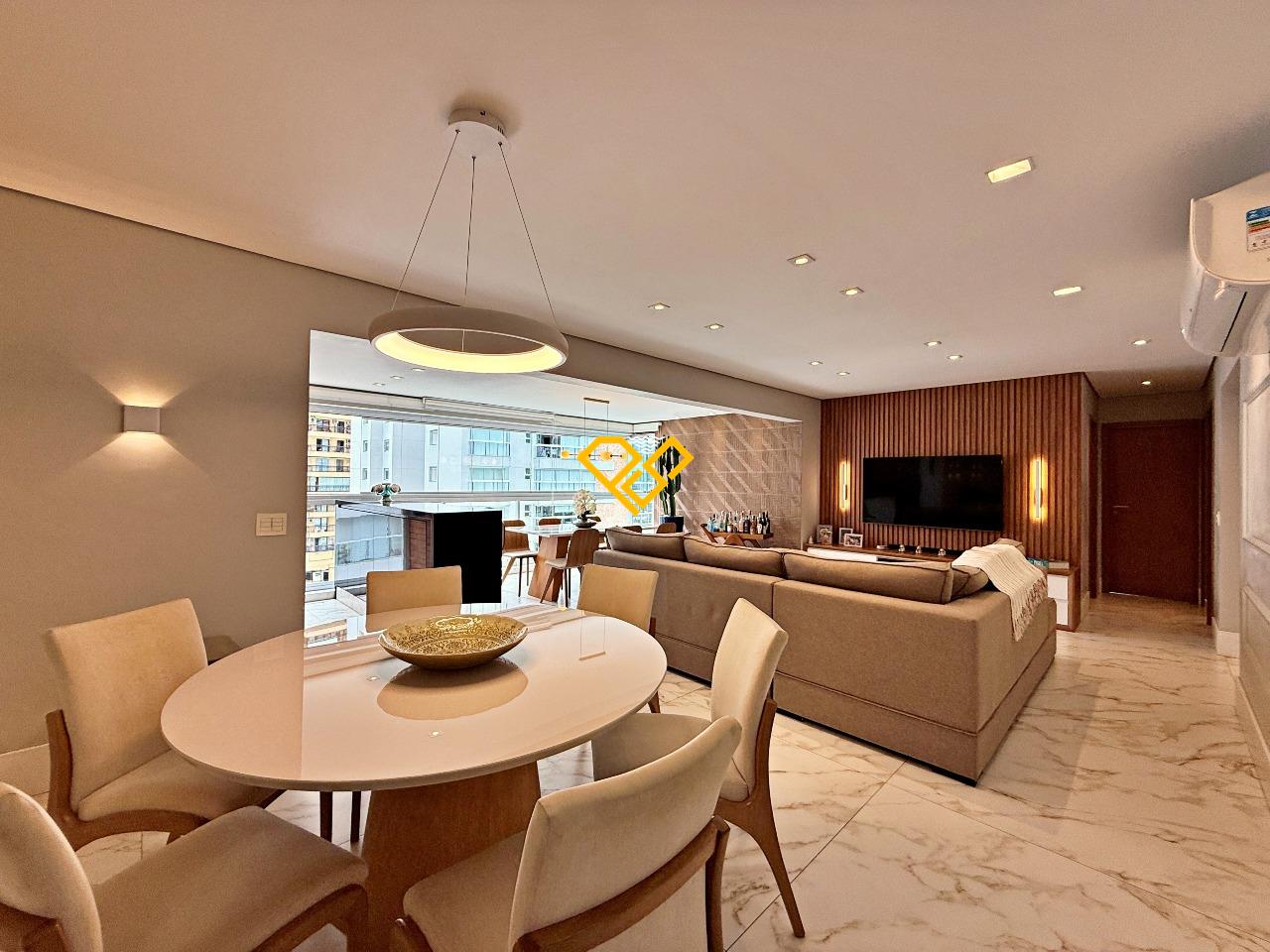 Apartamento à venda no Ponta da Praia: Sala