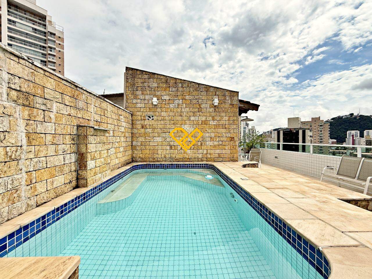 Cobertura à venda no Gonzaga: Piscina