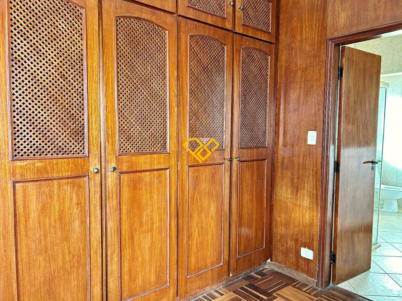 Cobertura à venda no Ponta da Praia: Dormitório 1 - suíte - closet