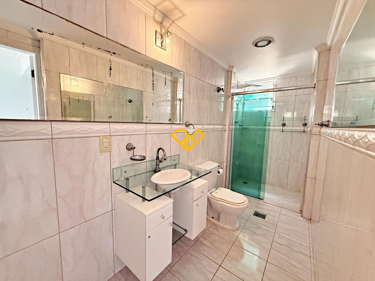 Apartamento à venda no Ponta da Praia: Wc social