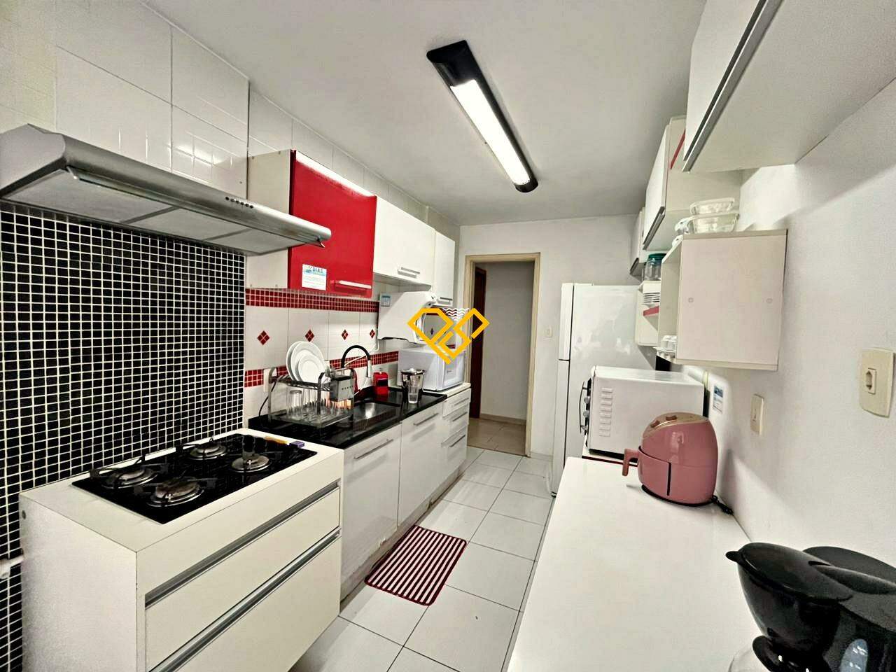 Apartamento à venda no Gonzaga: Cozinha