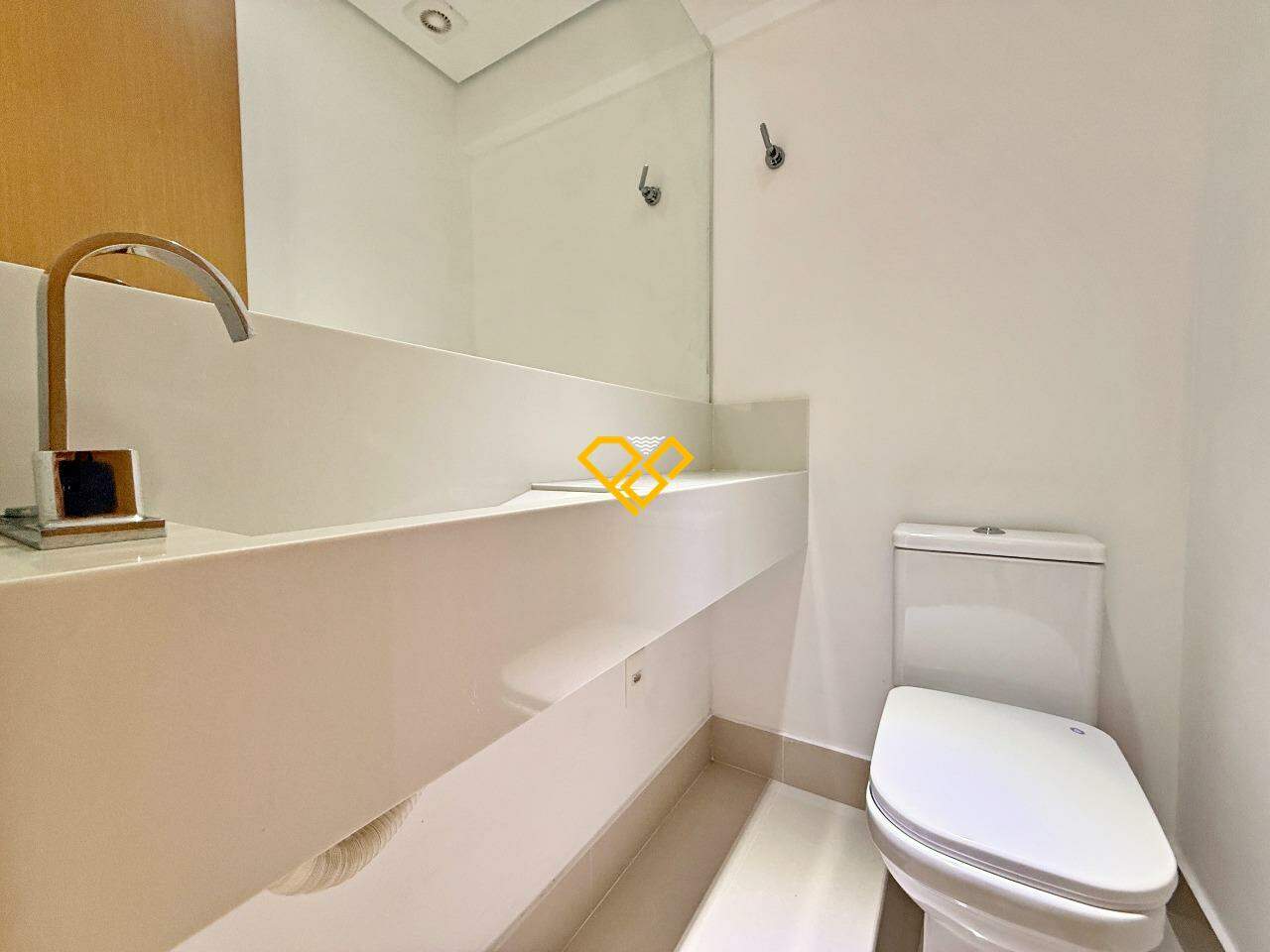 Apartamento à venda no Boqueirão: Lavabo