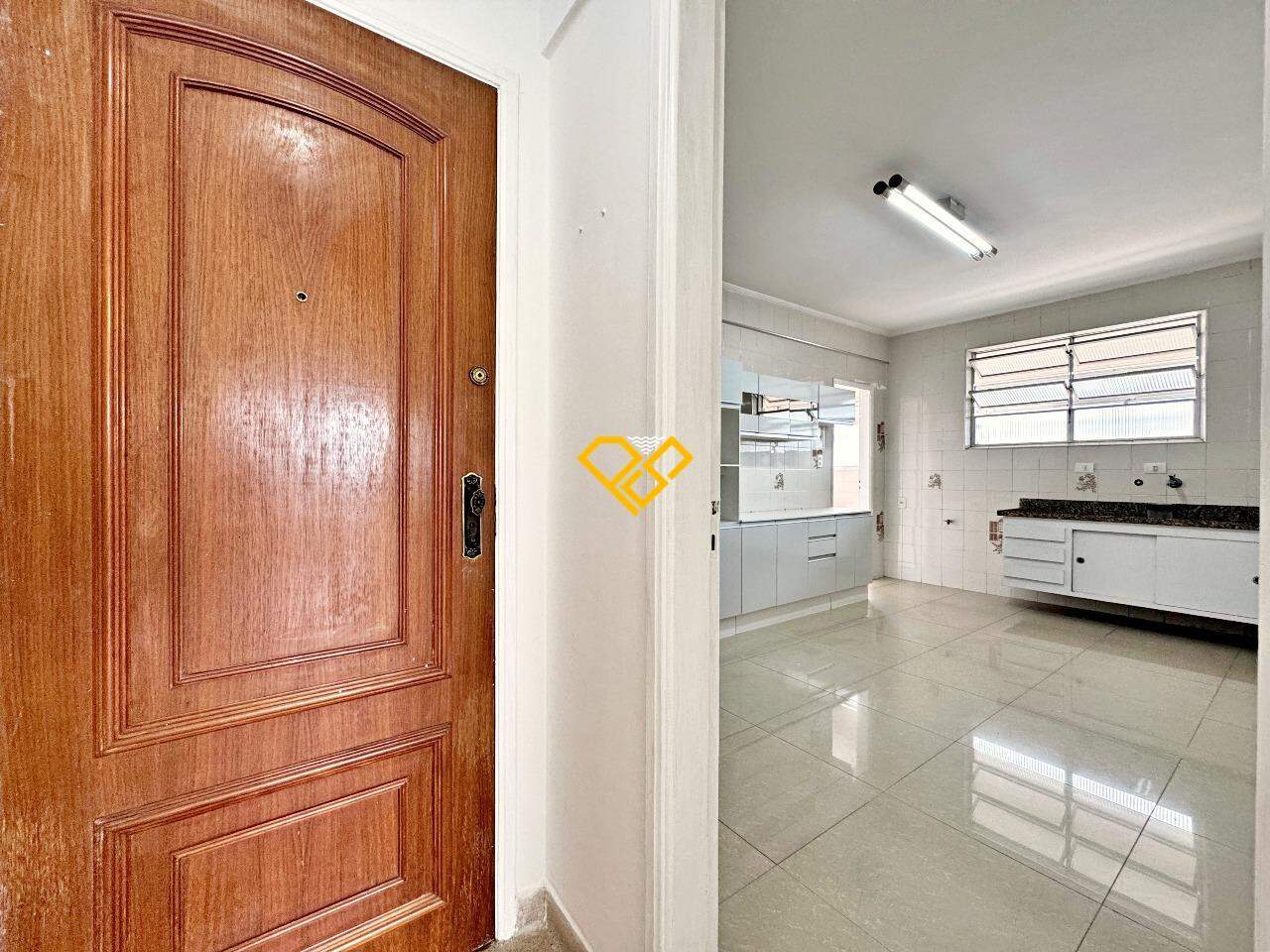 Apartamento à venda no Campo Grande: Entrada e cozinha