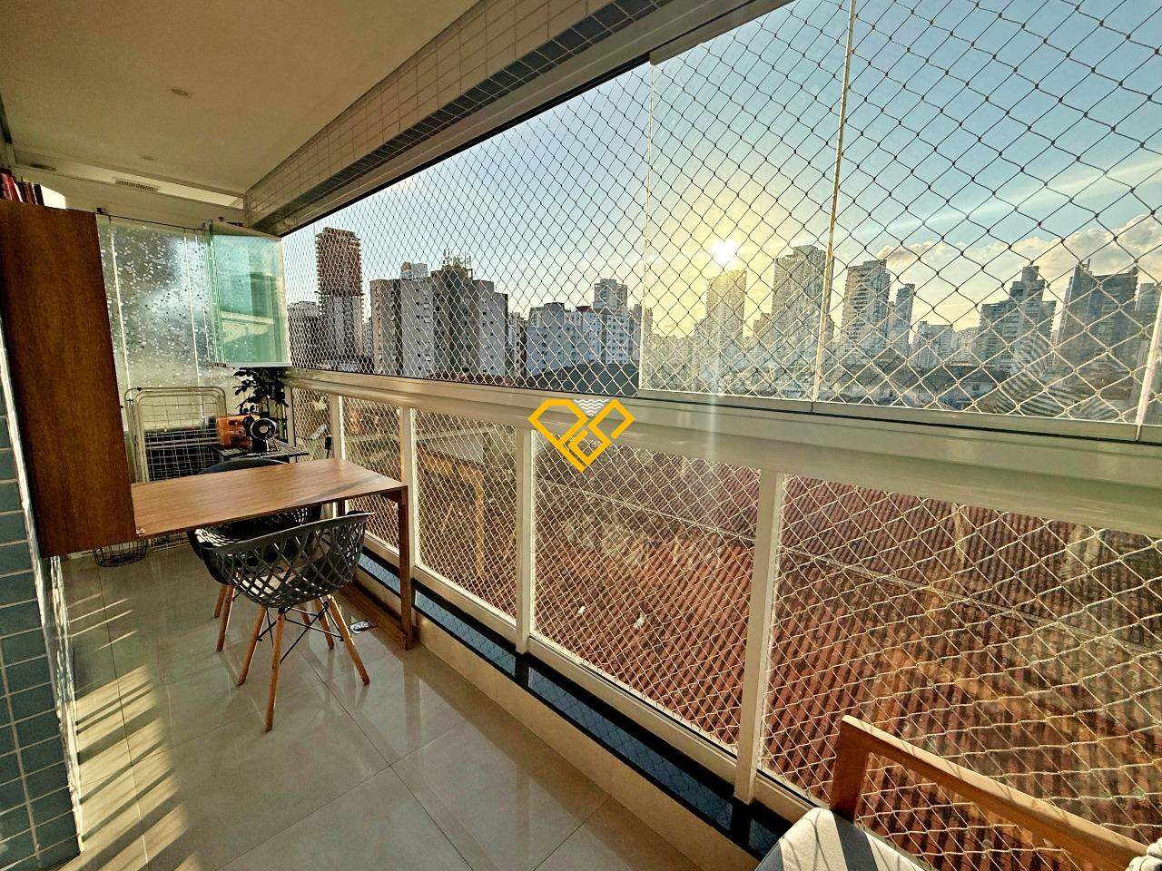 Apartamento à venda no Embaré: Varanda