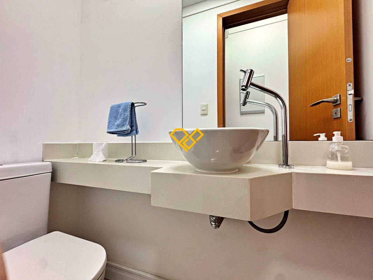 Apartamento à venda no Boqueirão: Lavabo
