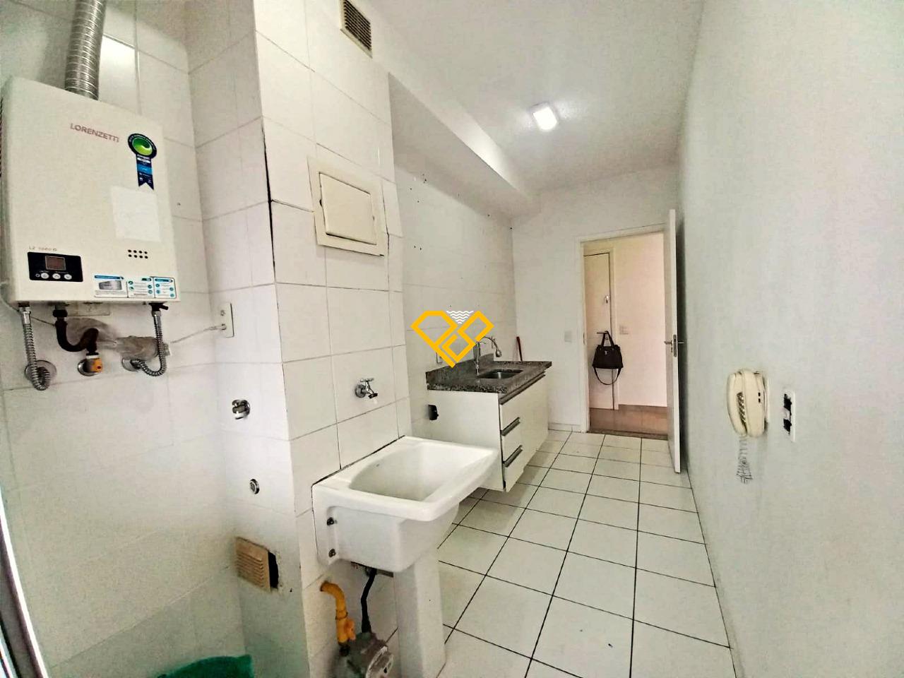 Apartamento à venda no Vila Mathias: Área de serviço e cozinha