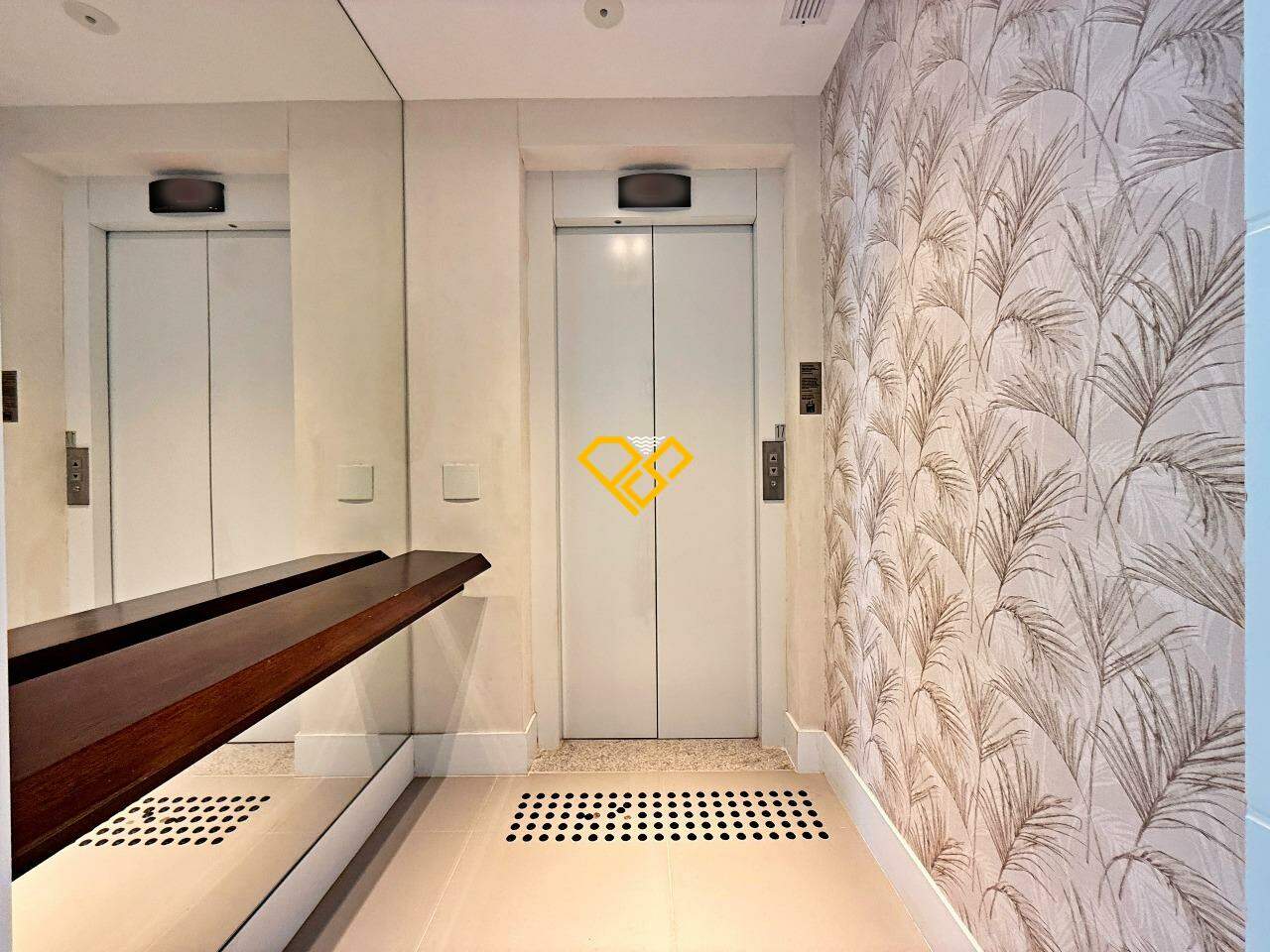 Apartamento à venda no Boqueirão: Hall privativo