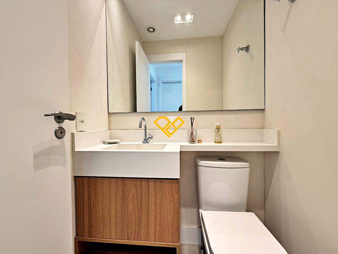Apartamento à venda no Boqueirão: Lavabo