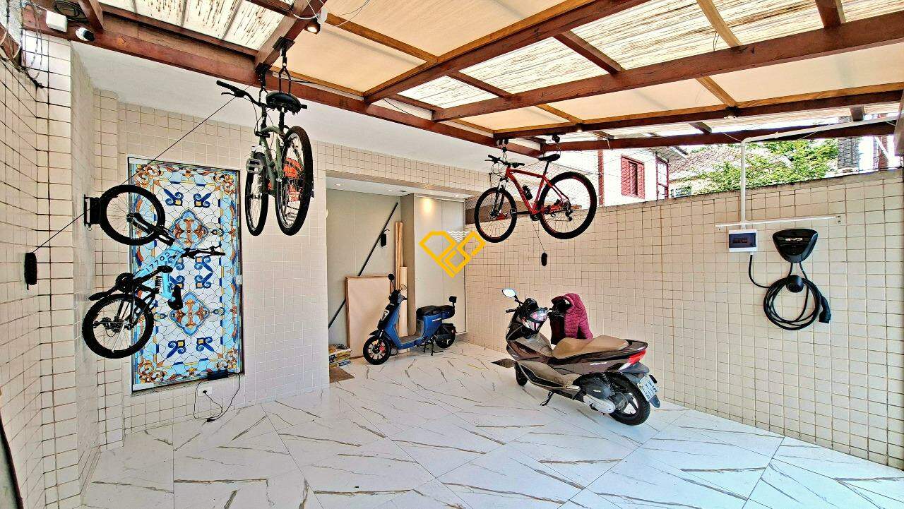 Sobreposta Alta à venda no Vila Belmiro: Garagem