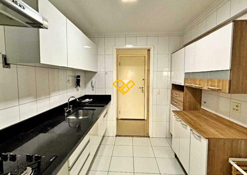 Apartamento à venda no Ponta da Praia: Cozinha