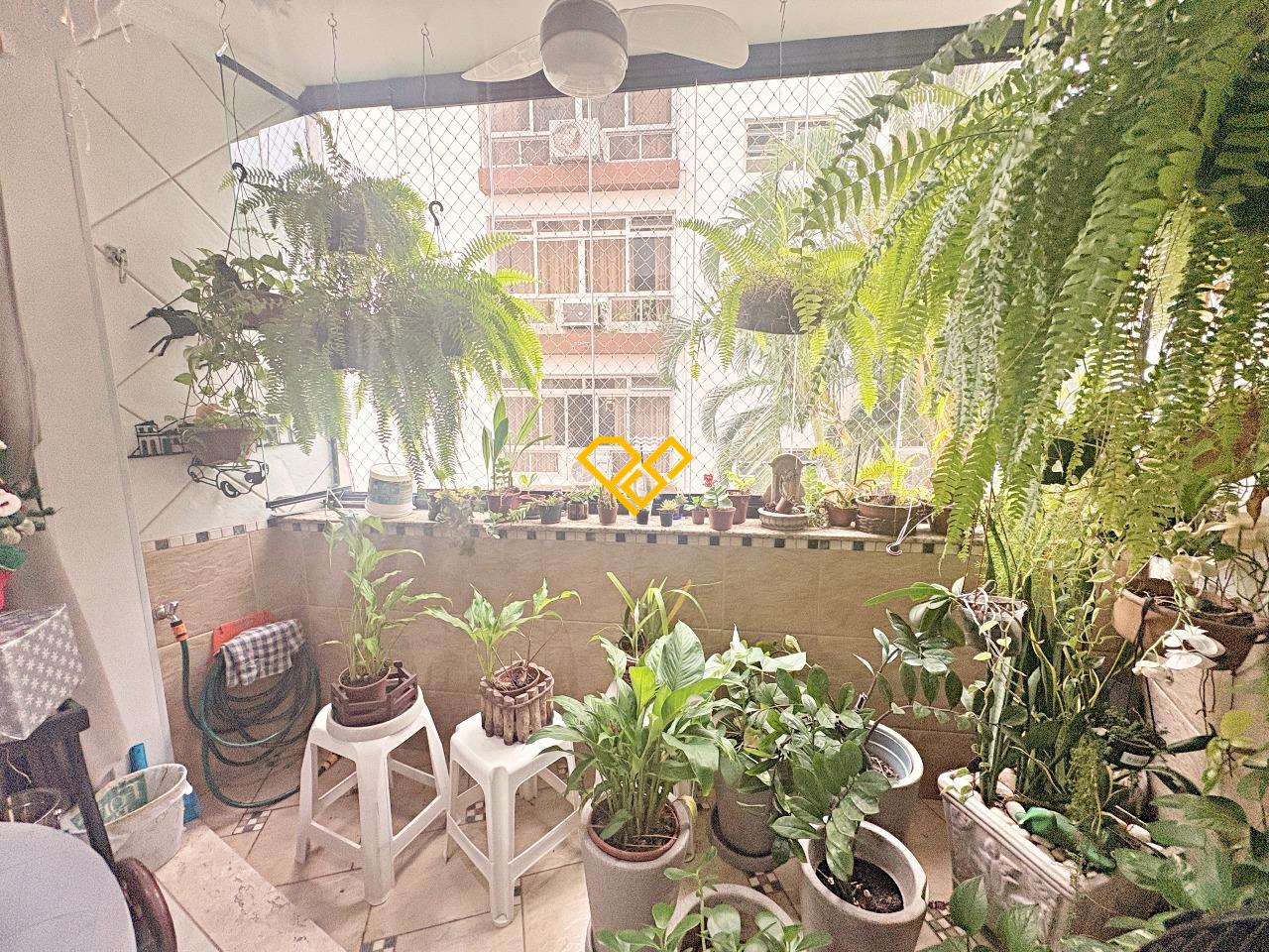 Apartamento à venda no Ponta da Praia: Varanda