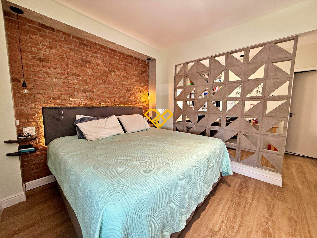 Apartamento à venda no Embaré: Dormitório 1 - suíte