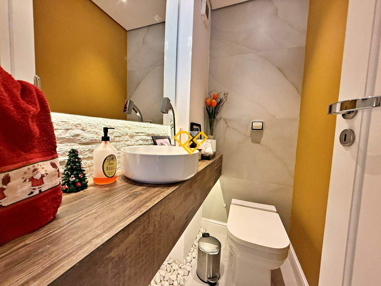 Apartamento à venda no Embaré: Lavabo