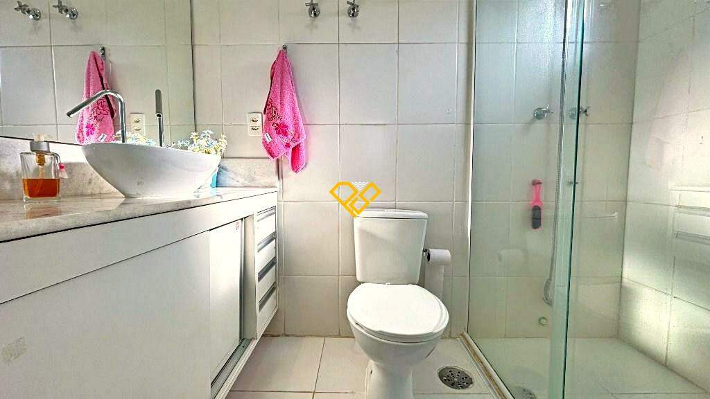 Cobertura à venda no Campo Grande: Wc suíte