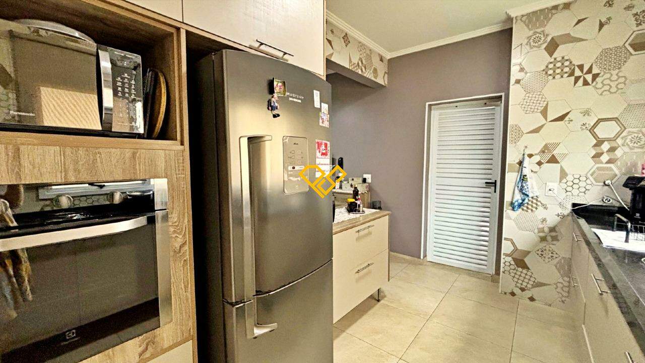 Apartamento à venda no Gonzaga: Cozinha