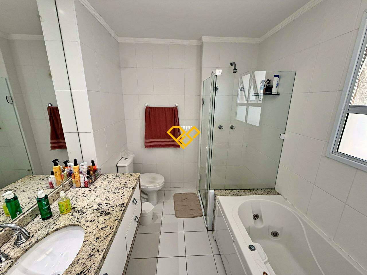 Cobertura à venda no Marapé: Wc suíte master
