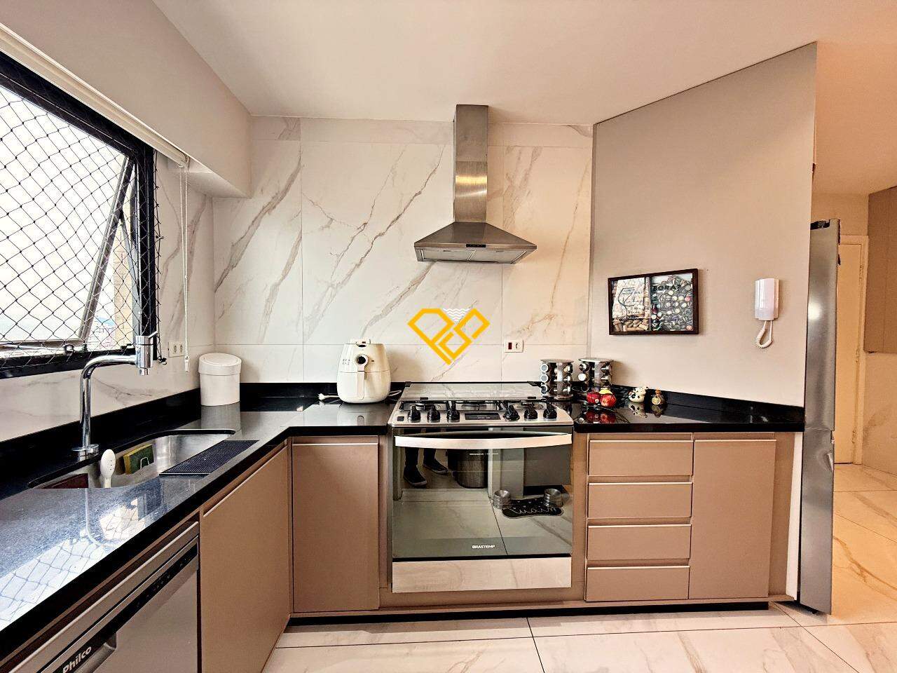 Cobertura à venda no Pompéia: Cozinha