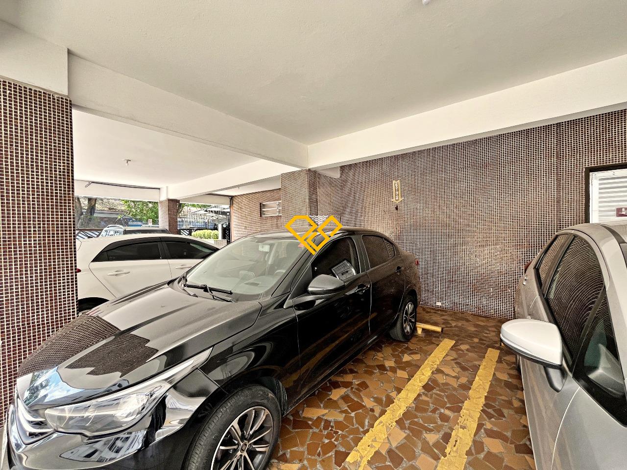 Apartamento à venda no Ponta da Praia: Vaga de Garagem