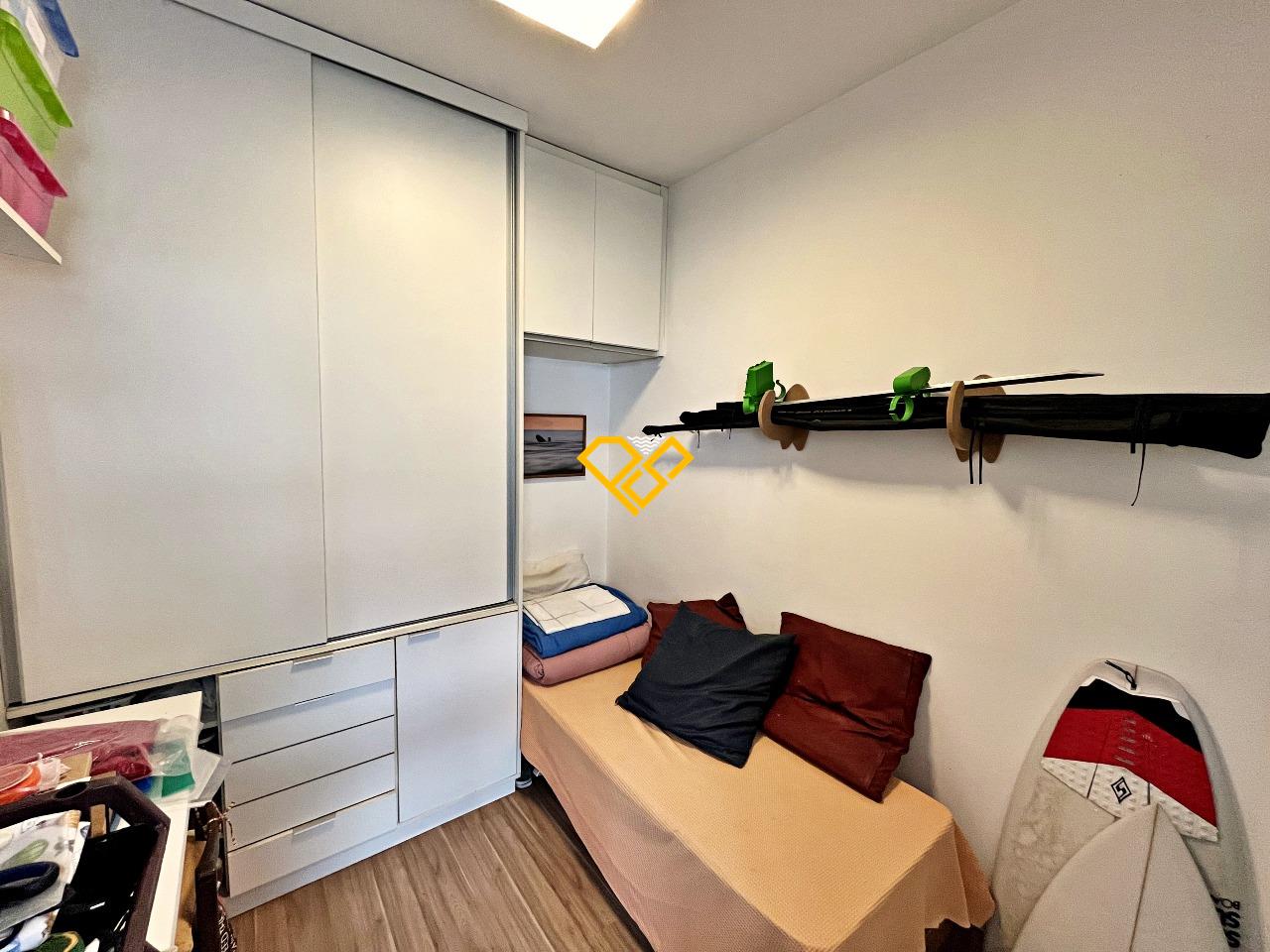 Apartamento à venda no Ponta da Praia: Dependência