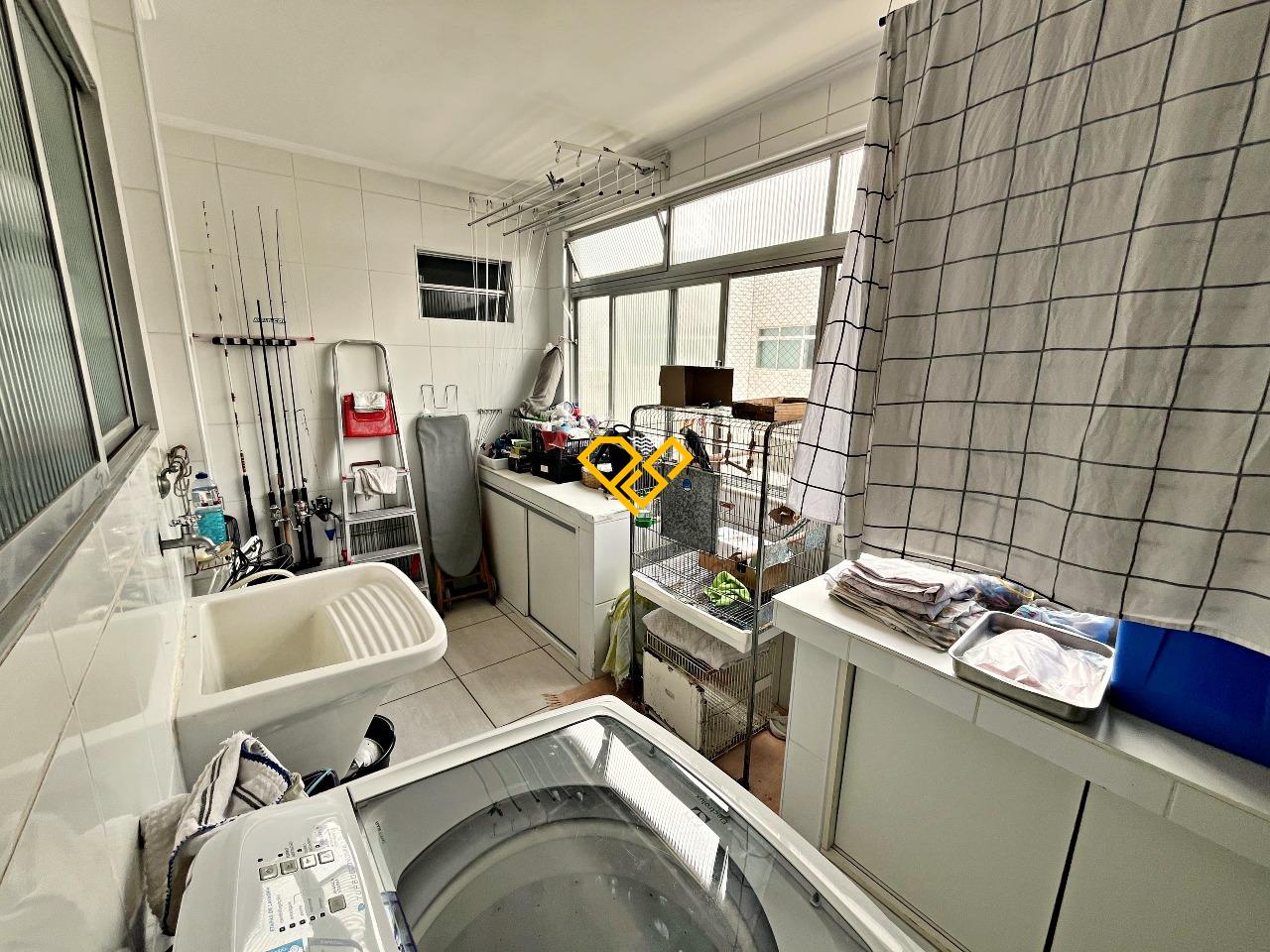 Apartamento à venda no Ponta da Praia: Área de Serviço