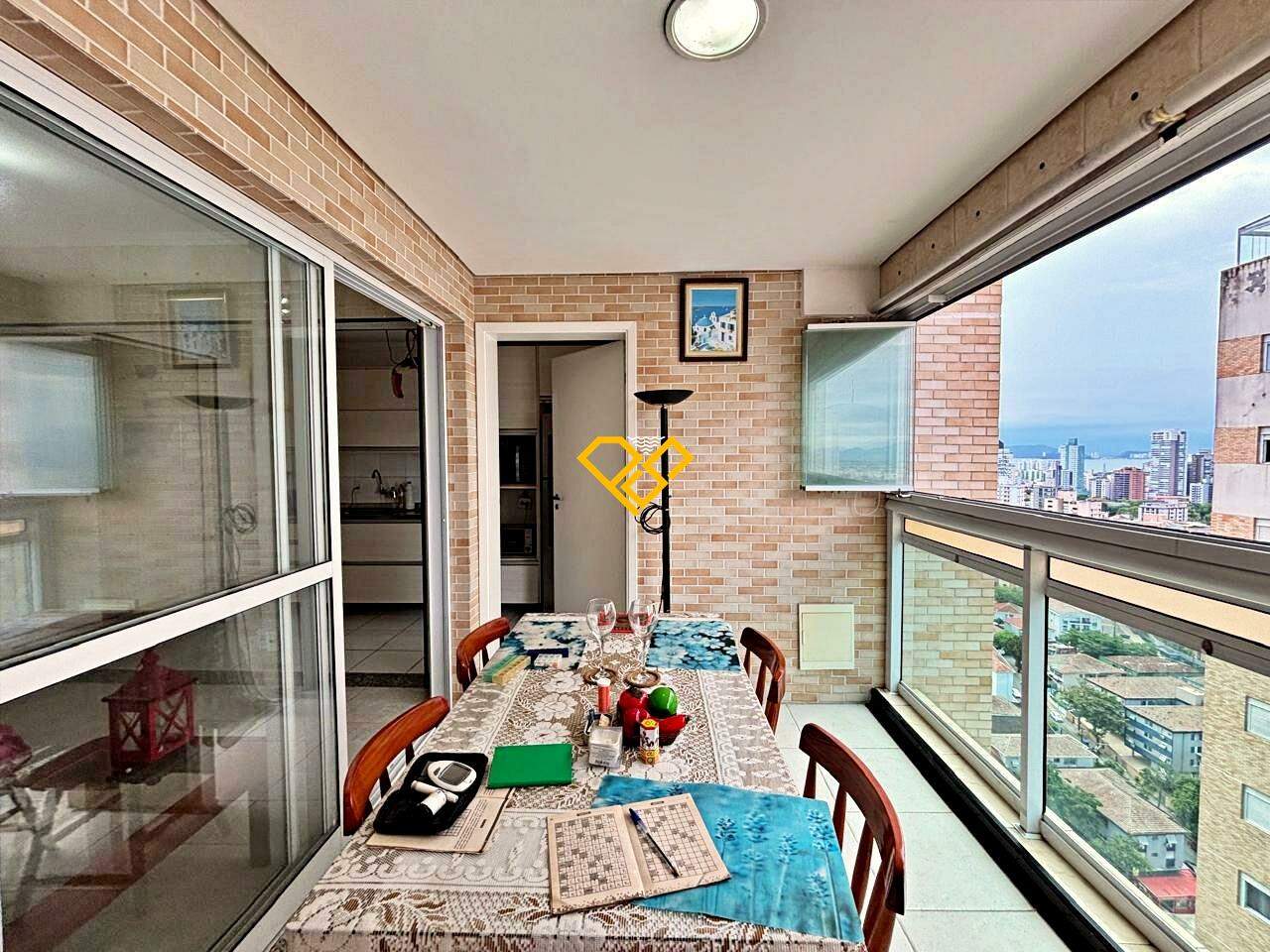 Apartamento à venda no Ponta da Praia: Varanda com churrasqueira
