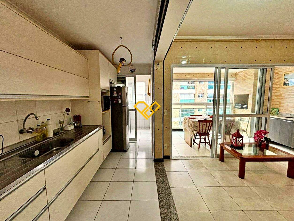 Apartamento à venda no Ponta da Praia: Cozinha