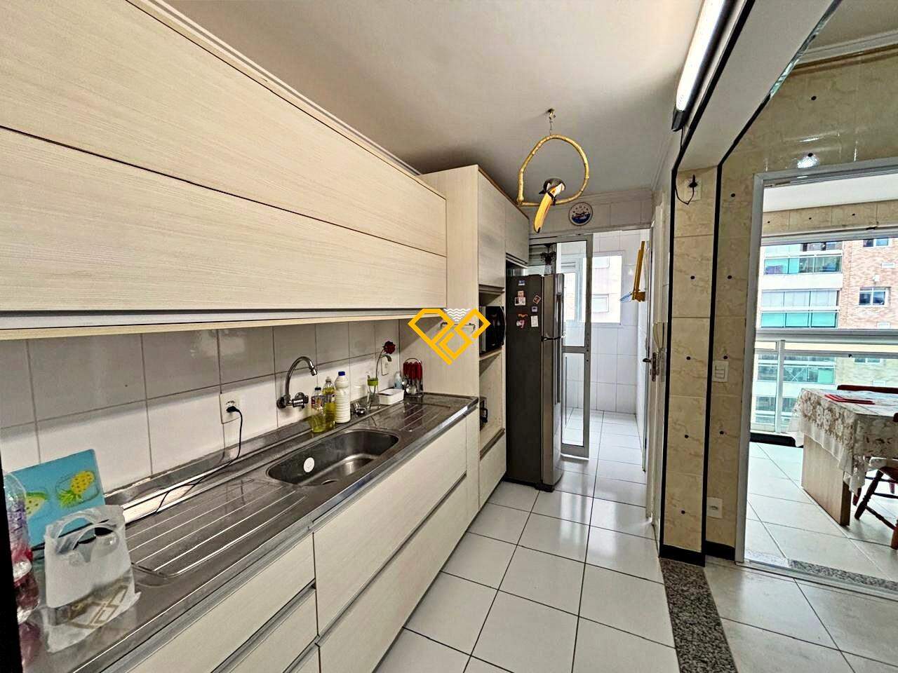 Apartamento à venda no Ponta da Praia: Cozinha