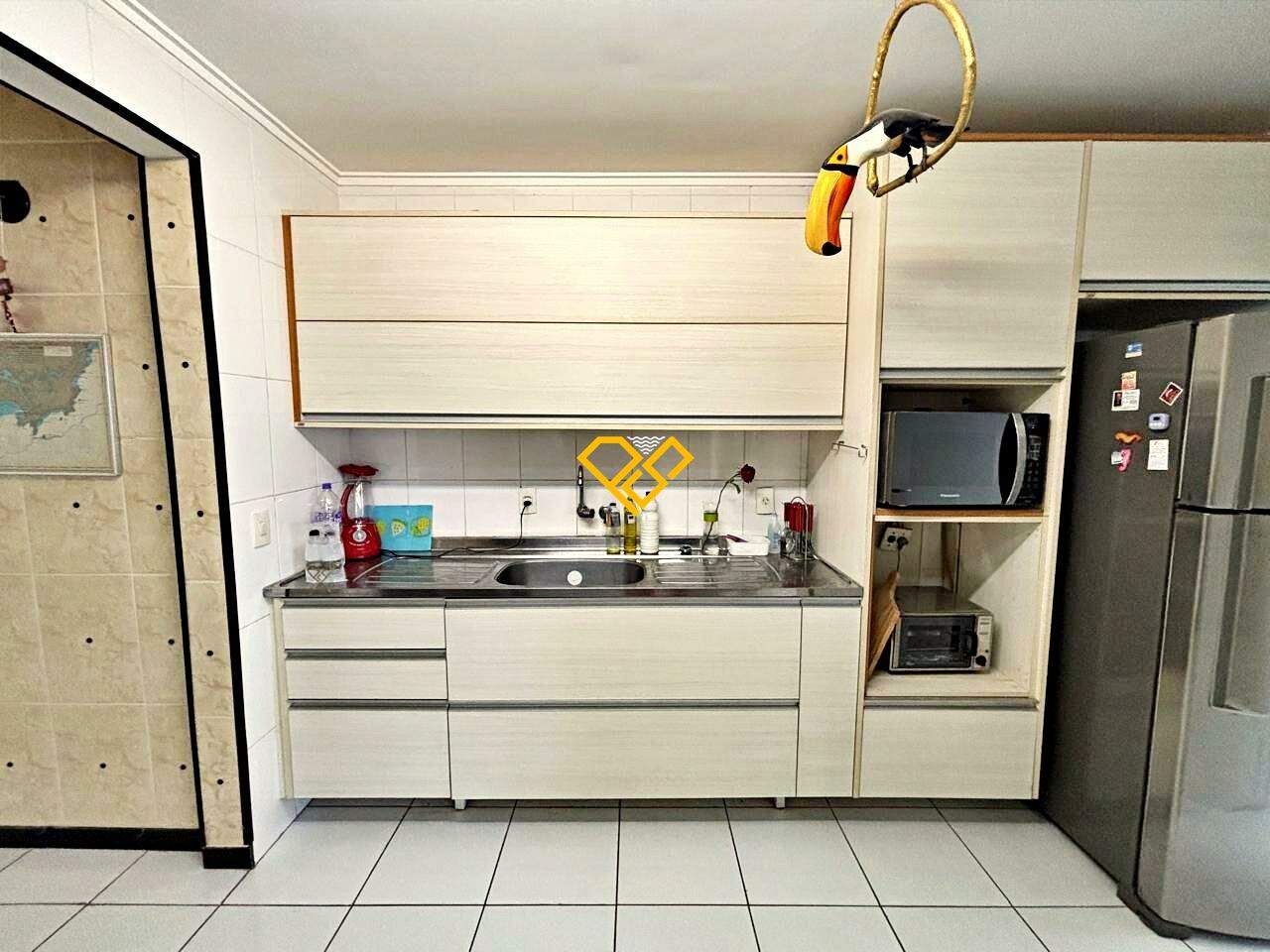Apartamento à venda no Ponta da Praia: Cozinha