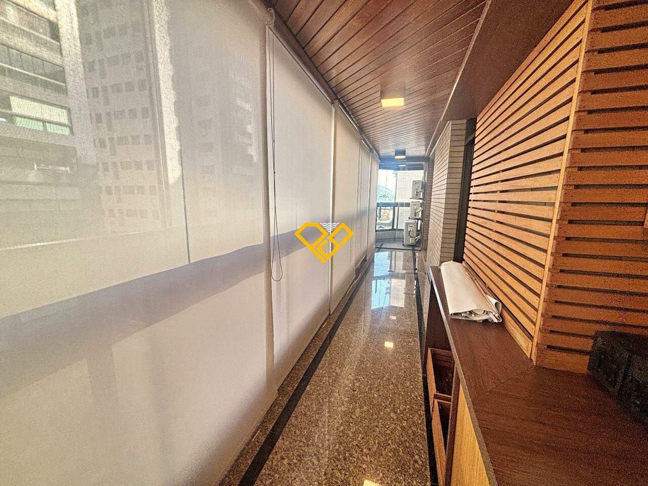 Apartamento à venda no Ponta da Praia: Varanda