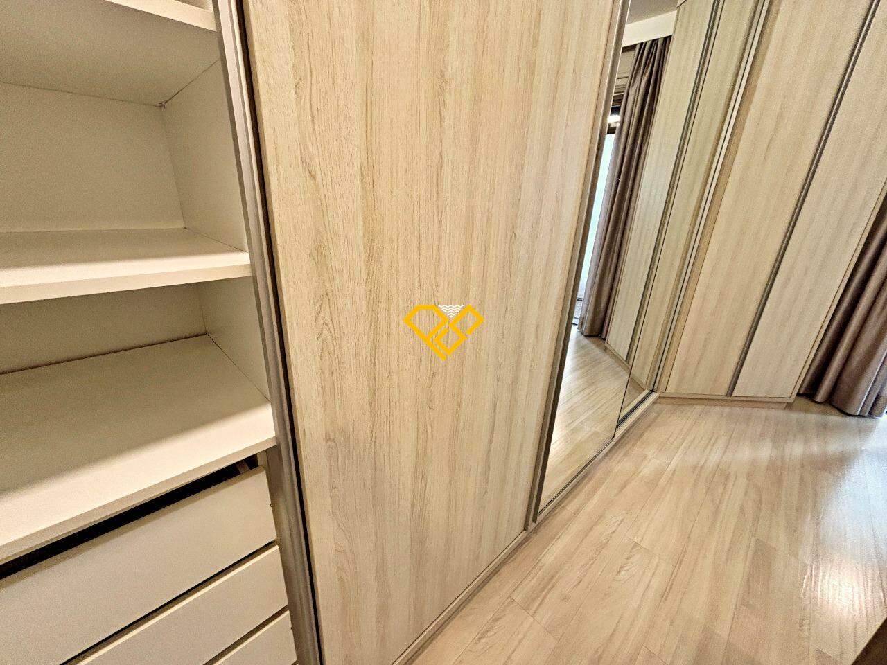 Apartamento à venda no Ponta da Praia: Dormitório 1 - suíte