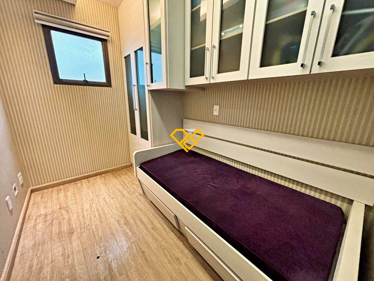 Apartamento à venda no Ponta da Praia: Dependência