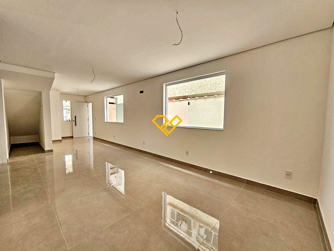 Sobreposta Baixa à venda no Aparecida: Sala