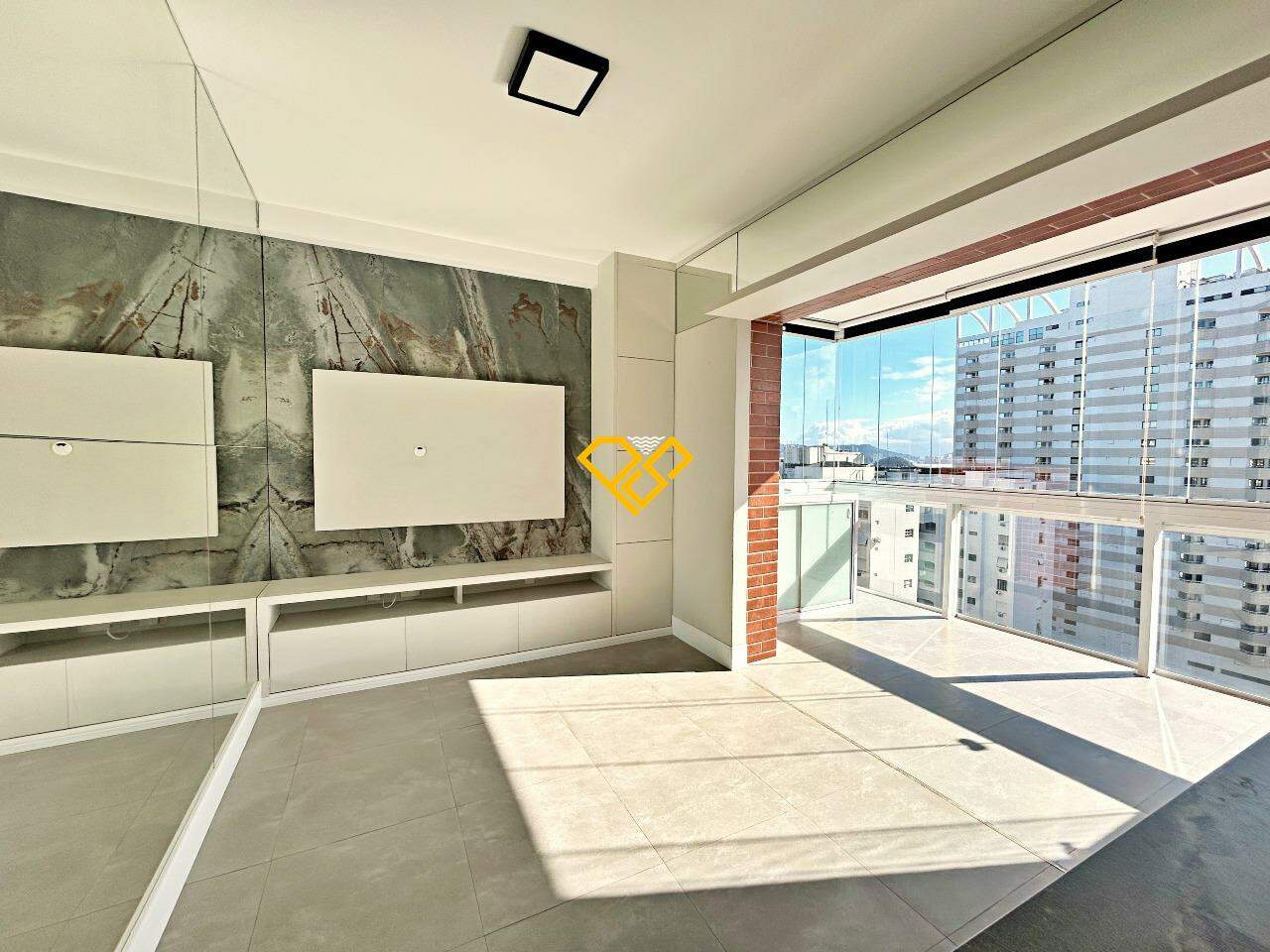 Apartamento à venda no Boqueirão: Varanda e sala