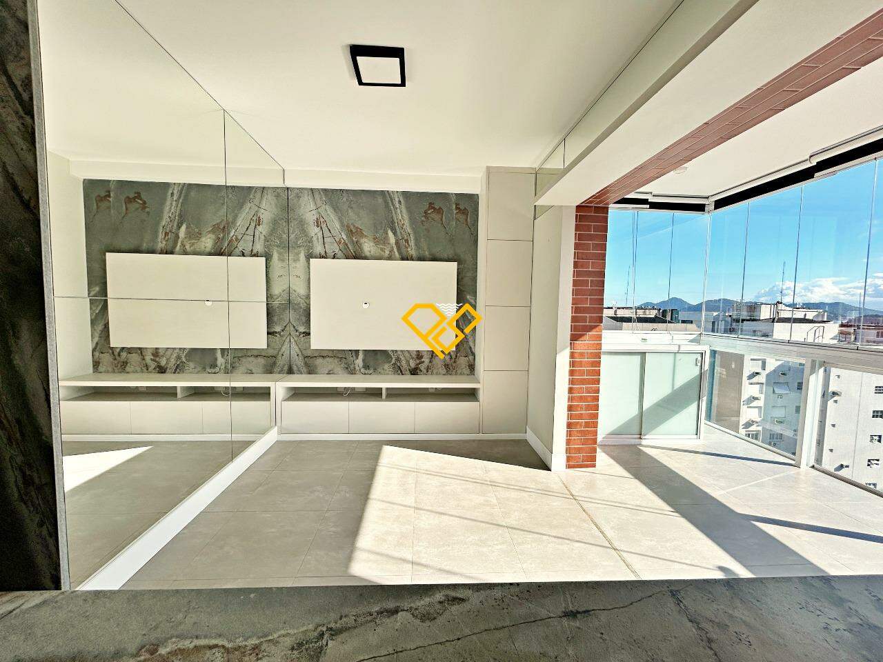 Apartamento à venda no Boqueirão: Varanda e sala