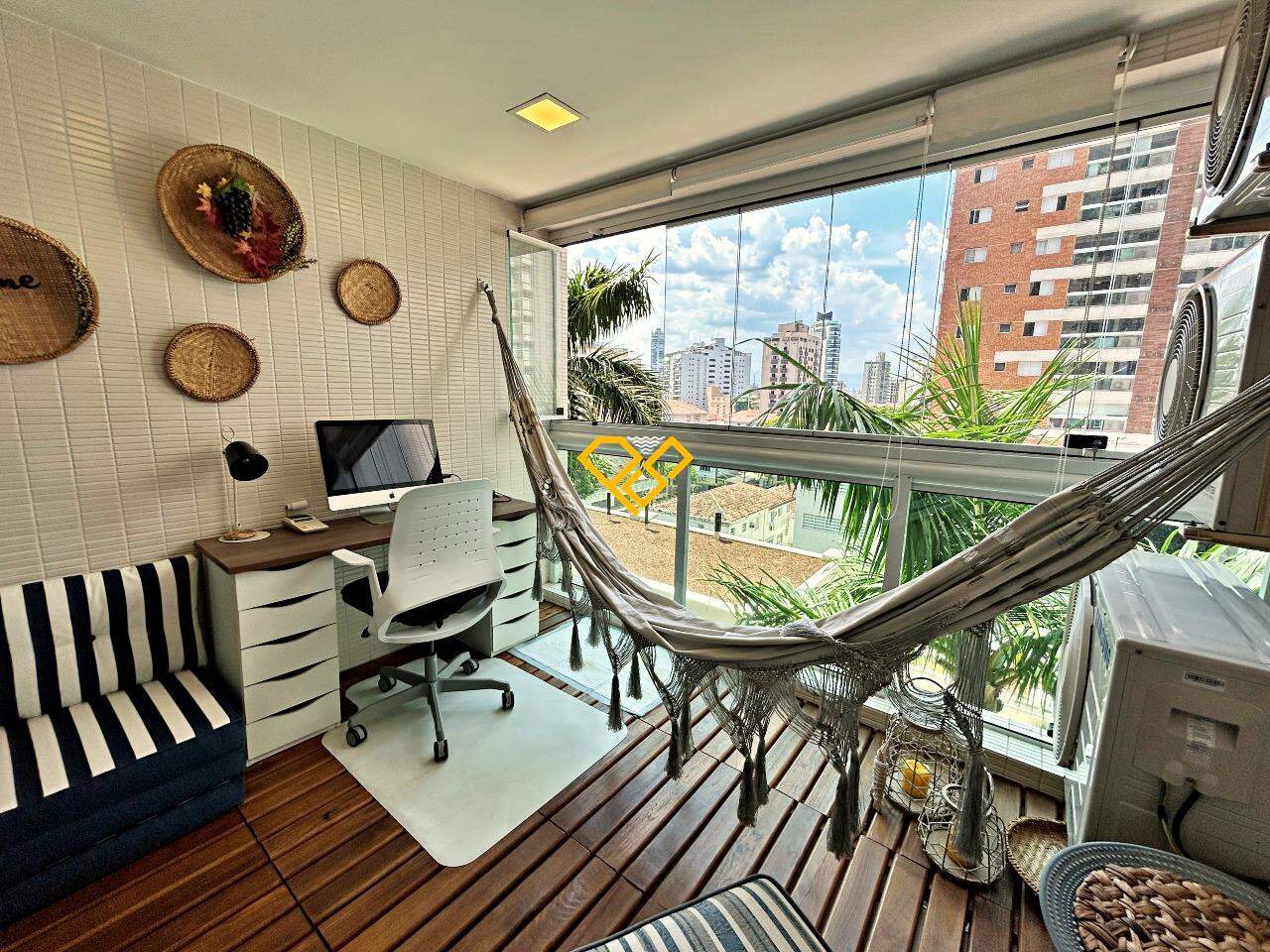 Apartamento à venda no Ponta da Praia: Varanda Suíte 1
