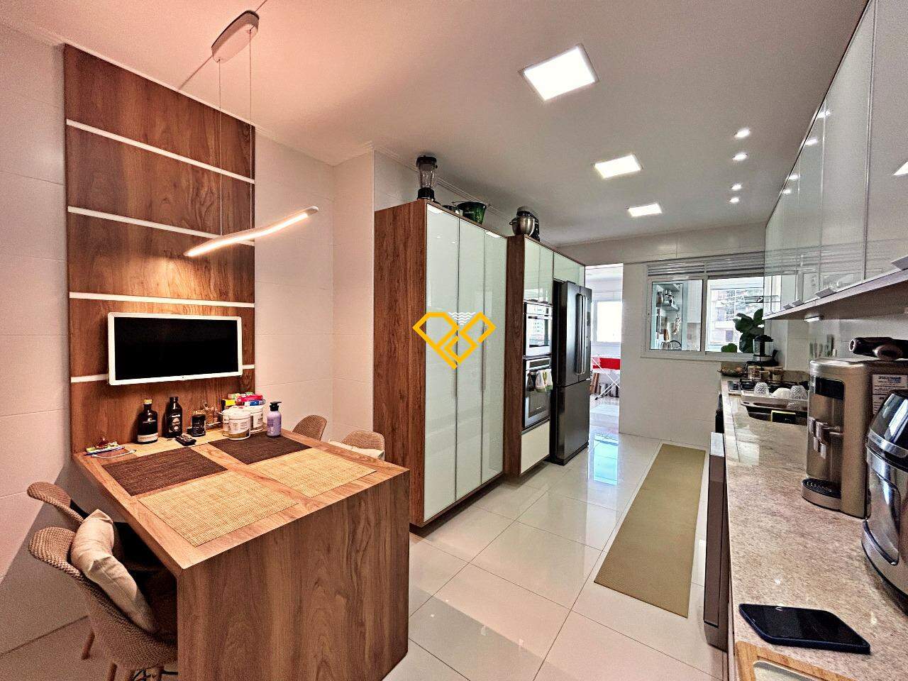 Apartamento à venda no Ponta da Praia: Cozinha