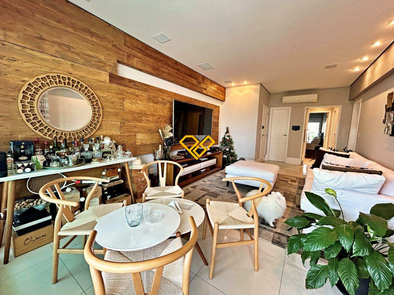 Apartamento à venda no Ponta da Praia: Sala