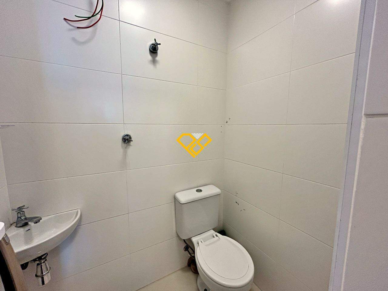 Apartamento à venda no Ponta da Praia: WC Serviço