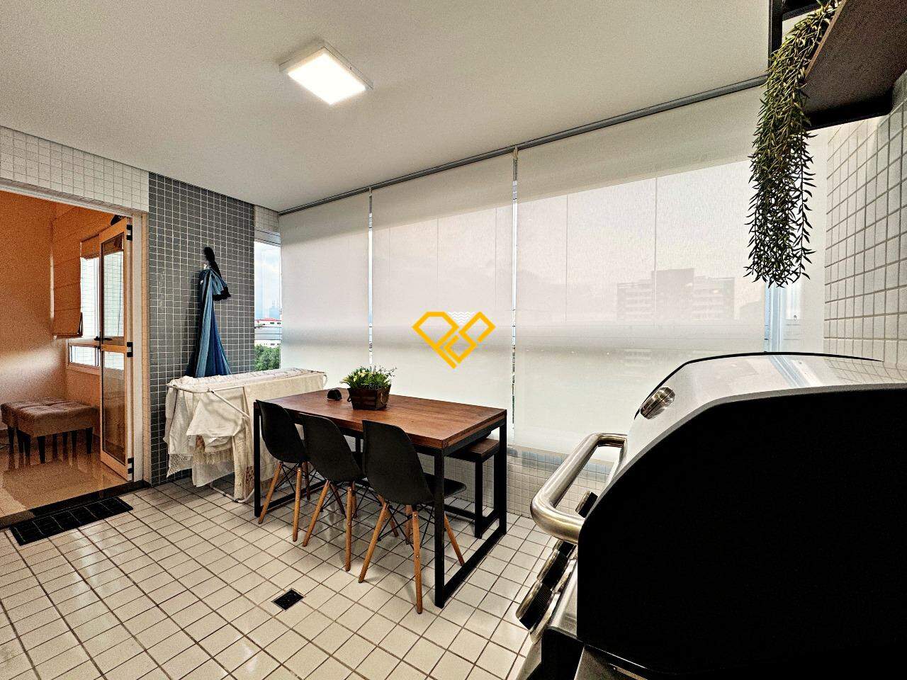 Apartamento para aluguel no Vila Mathias: Varanda