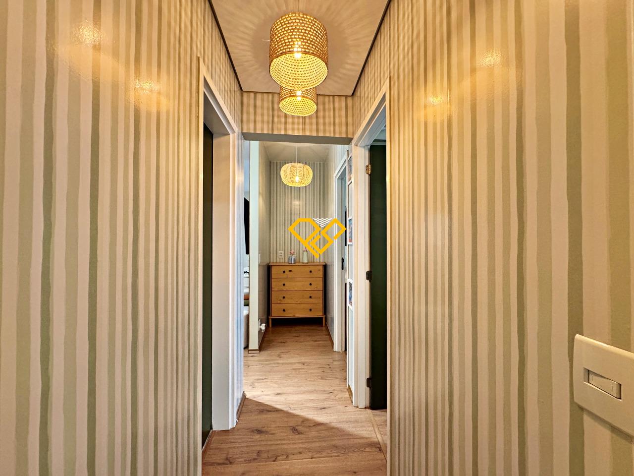 Apartamento para aluguel no Marapé: Corredor