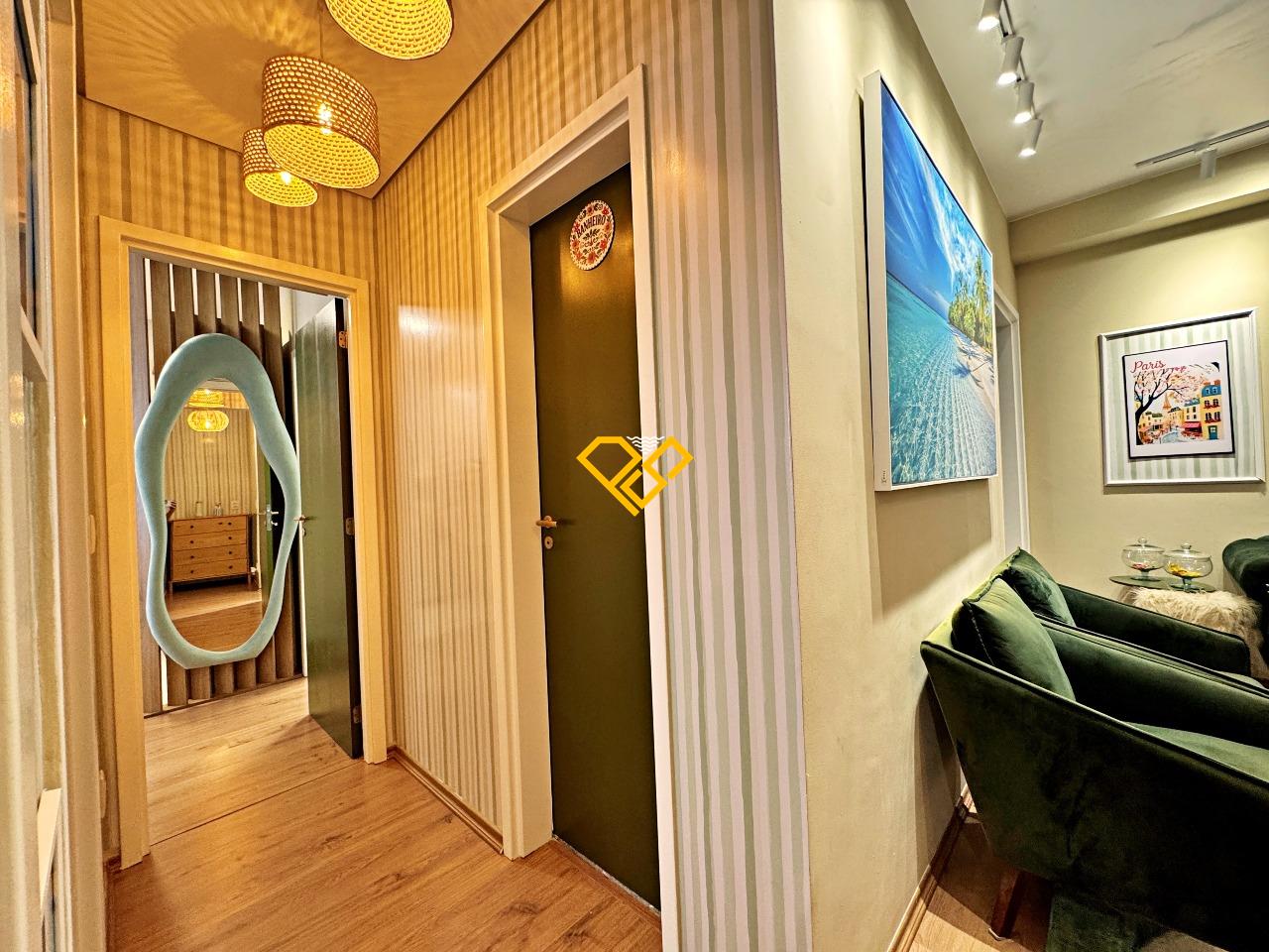 Apartamento para aluguel no Marapé: Corredor