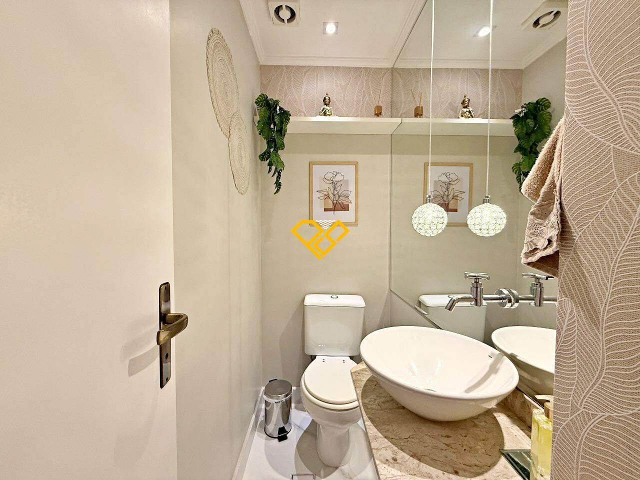 Apartamento à venda no Gonzaga: Lavabo