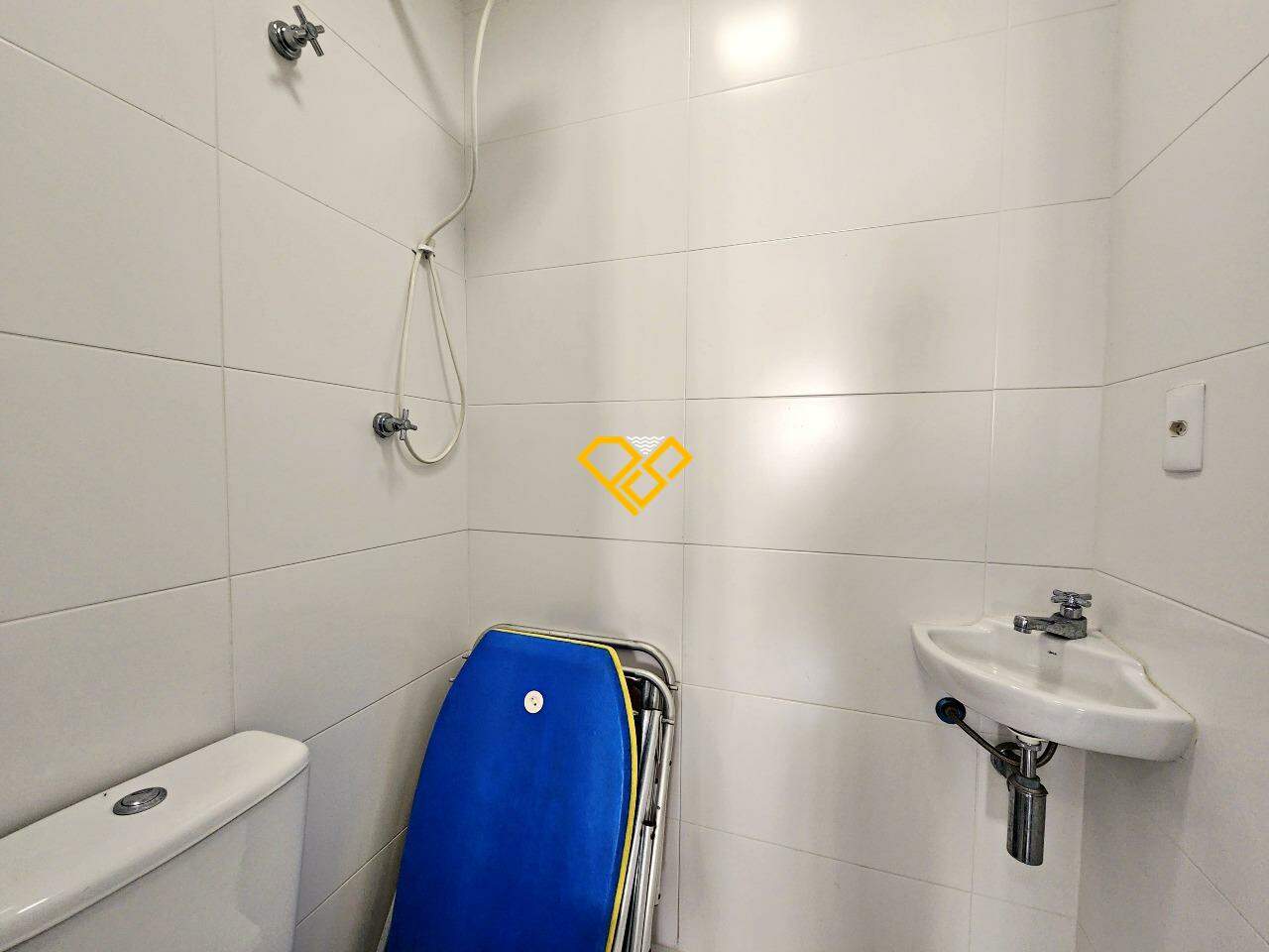 Apartamento para aluguel no Aparecida: Wc de serviço