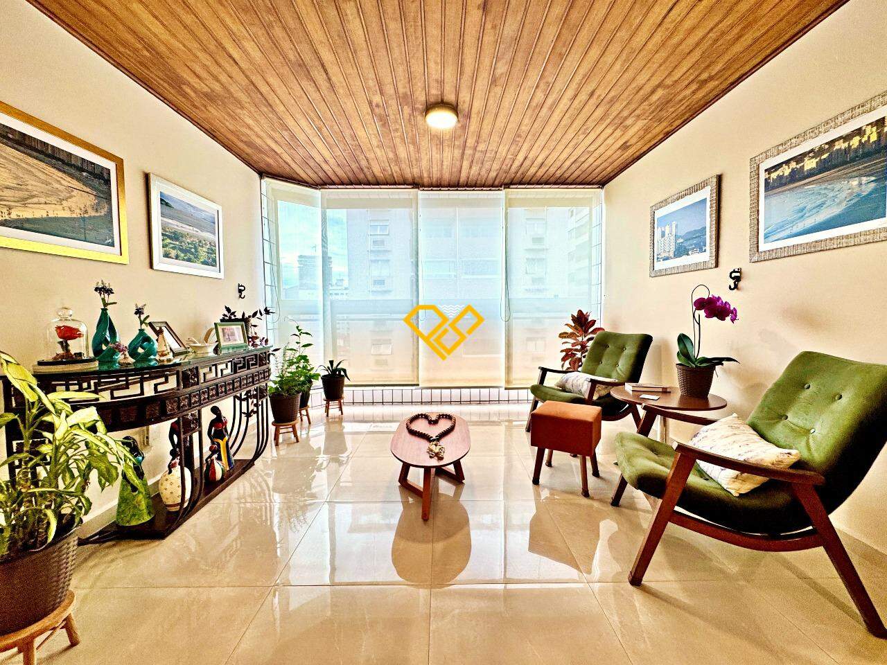 Apartamento à venda no Ponta da Praia: Sala
