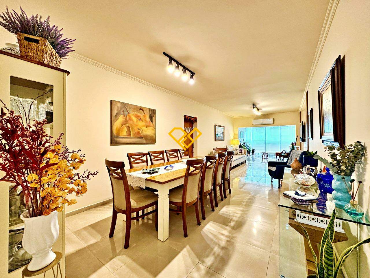 Apartamento à venda no Ponta da Praia: Sala