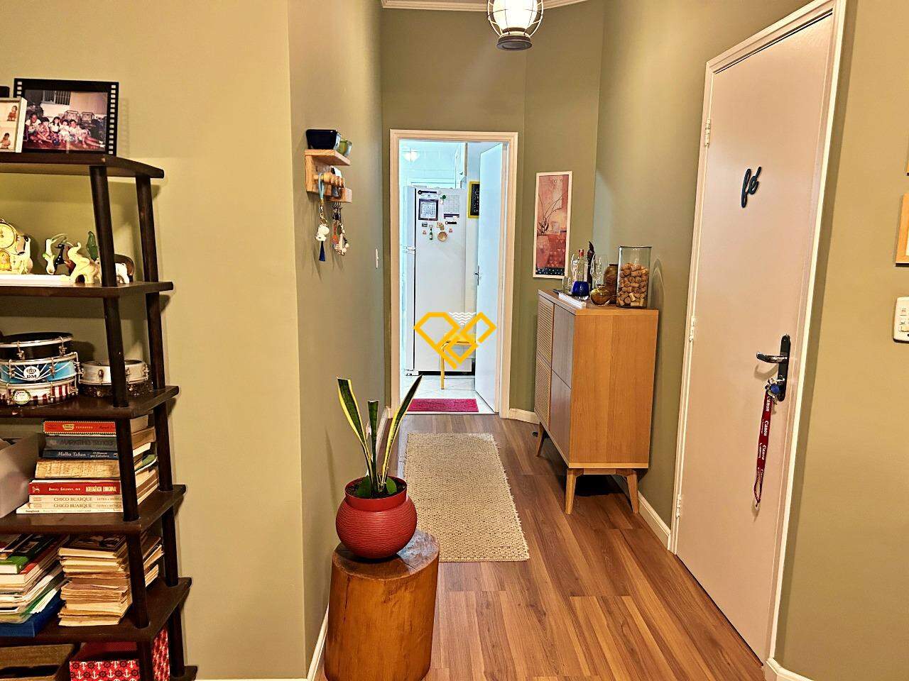 Apartamento à venda no Gonzaga: Corredor