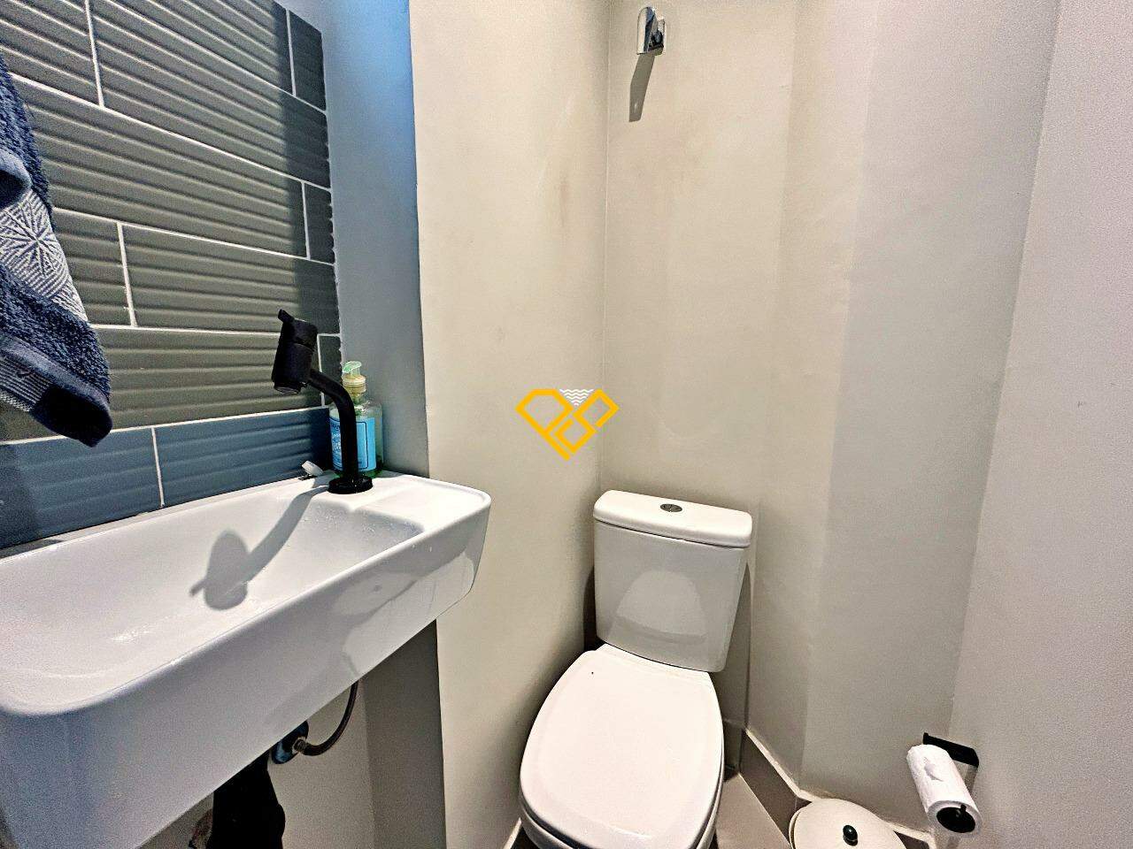 Apartamento à venda no Gonzaga: Wc de serviço
