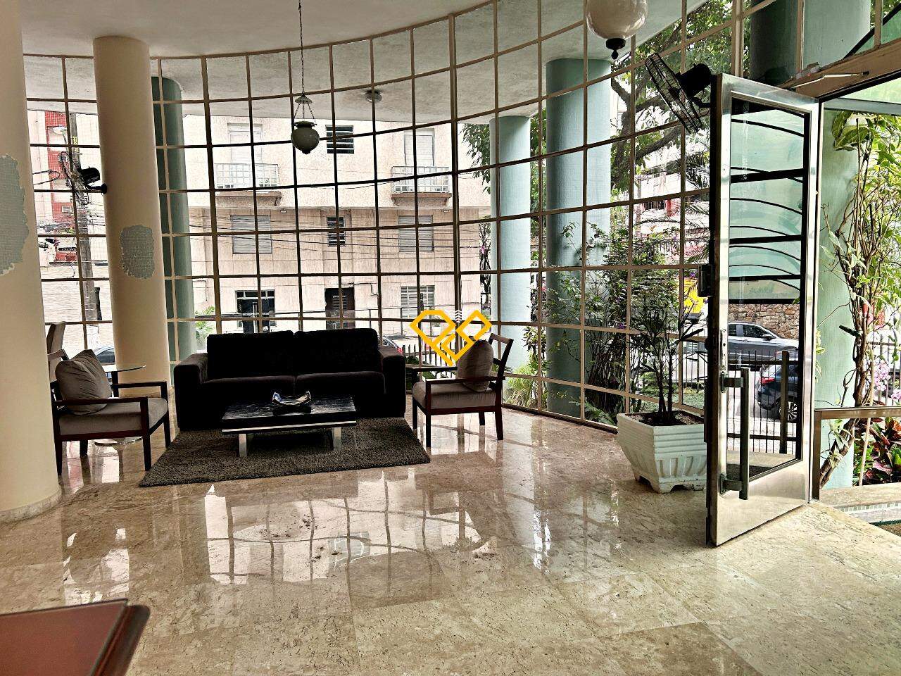 Apartamento à venda no Gonzaga: Hall social do condomínio